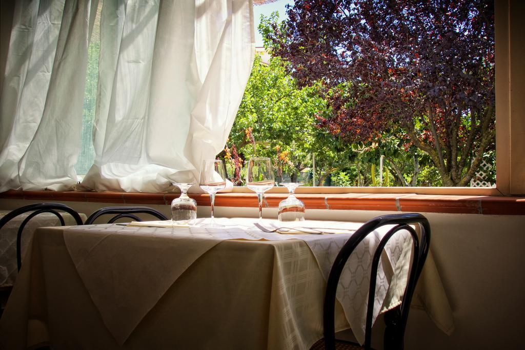 Minturnae Hotel Скаури Экстерьер фото